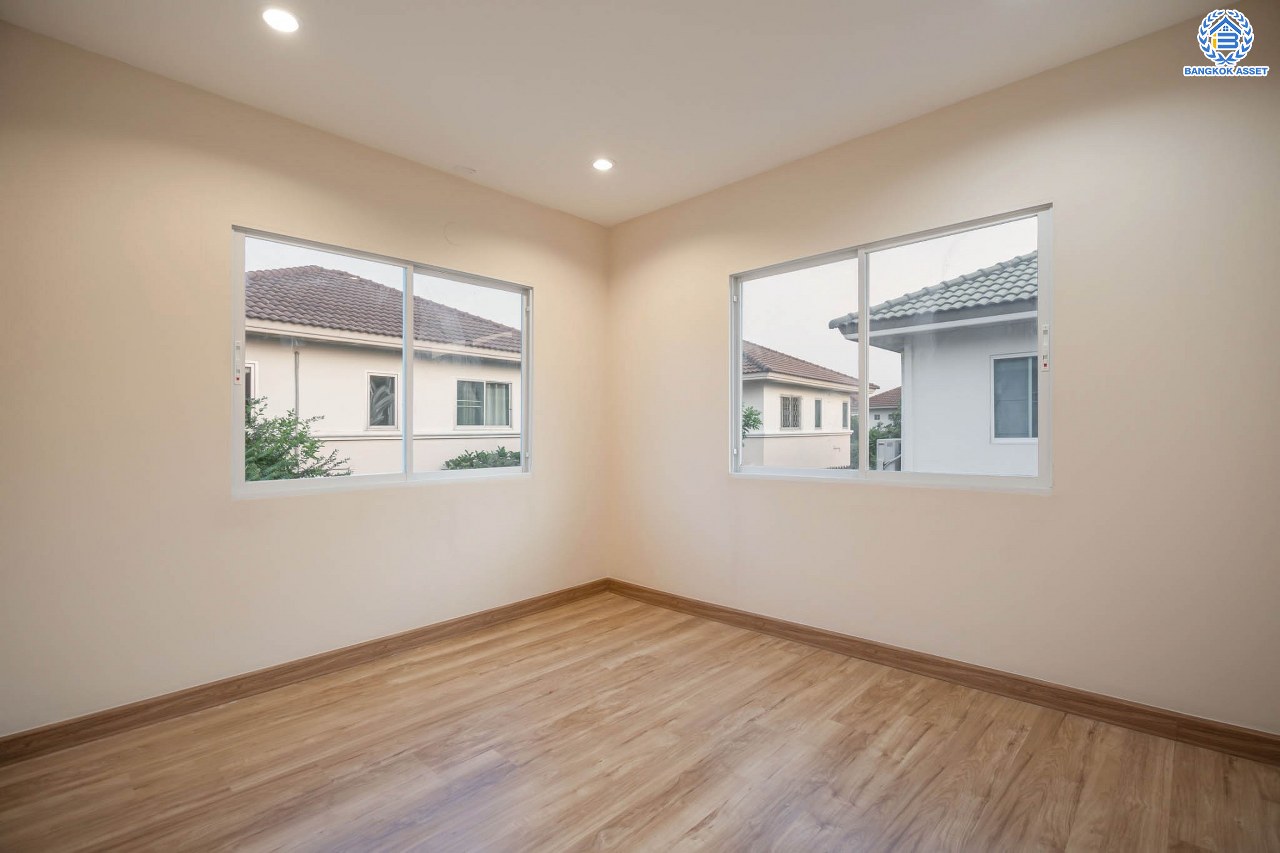 บ้านมือสองตกแต่งใหม่ สังคมคุณภาพแบรนด์ LH โครงการ อินนิซิโอ ปิ่นเกล้า-วงแหวน หลังมุม เนื้อที่ 52.5 ตร.ว. ฟังก์ชัน 3 ห้องนอน 2 ห้องน้ำ 2 ที่จอดรถ บนทำเลศักยภาพ เดินทางสะดวก เชื่อมต่อทั้งปิ่นเกล้า-ศาลายา ใกล้เซ็นทรัลเวสต์เกต รถไฟฟ้าสายสีม่วง "สถานีตลาดบางใหญ่" และทางด่วน "กาญจนาภิเษก"